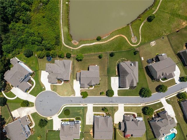 835 Rolling Hill NW, Kennesaw, GA 30152