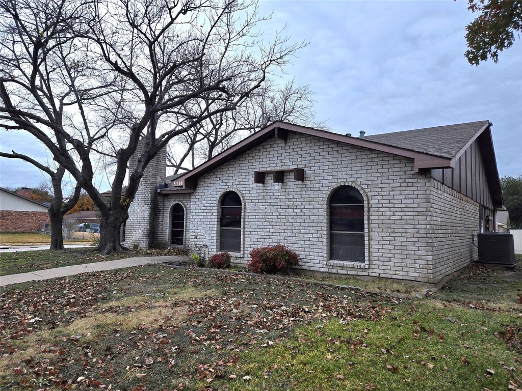 5101 Stanley Drive, The Colony, TX 75056