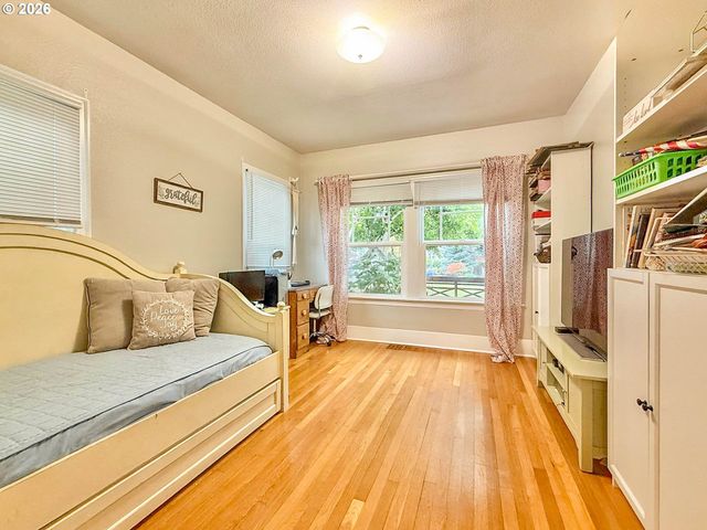 342 W CHAPMAN Ave, Roseburg, OR 97470