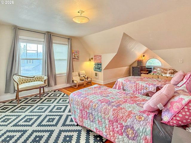 342 W CHAPMAN Ave, Roseburg, OR 97470