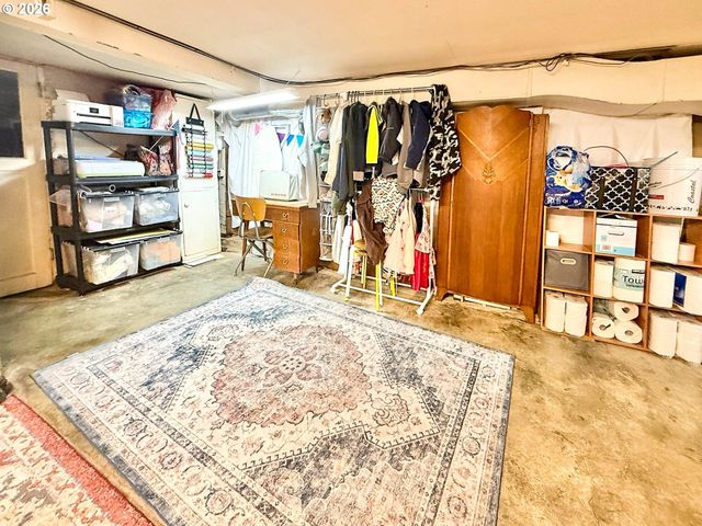 342 W CHAPMAN Ave, Roseburg, OR 97470