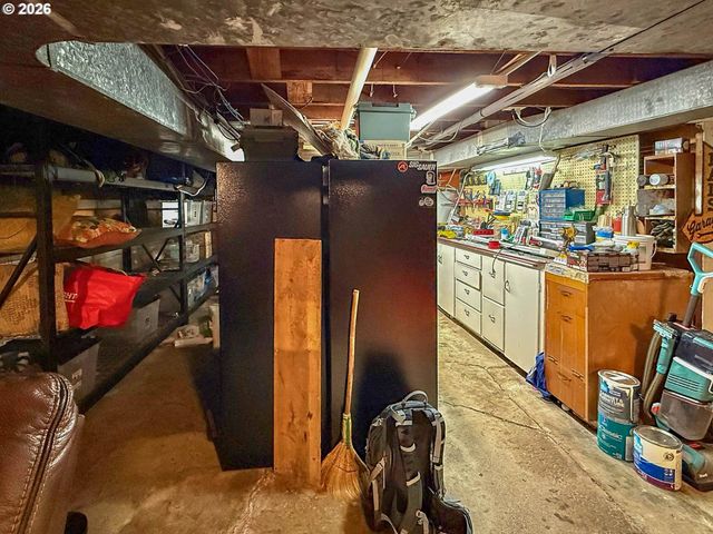 342 W CHAPMAN Ave, Roseburg, OR 97470