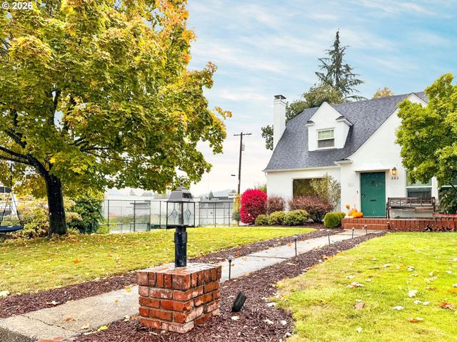 342 W CHAPMAN Ave, Roseburg, OR 97470