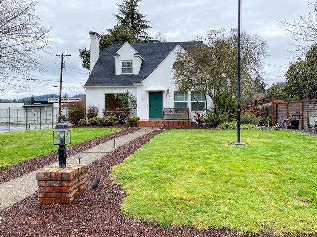 342 W CHAPMAN Ave, Roseburg, OR 97470