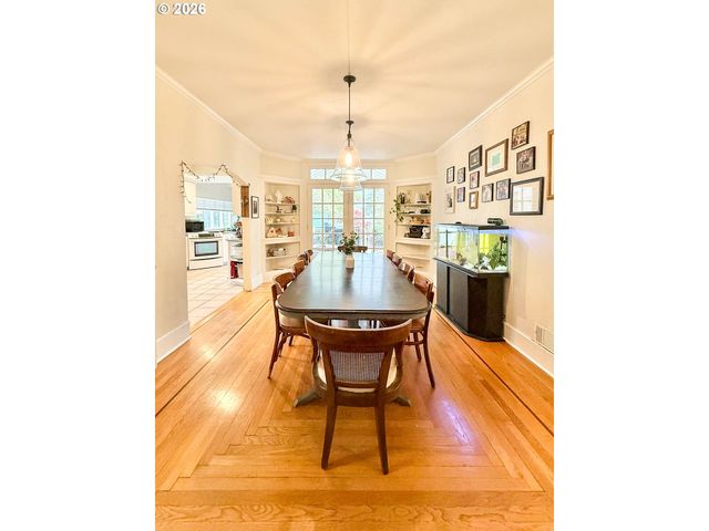 342 W CHAPMAN Ave, Roseburg, OR 97470