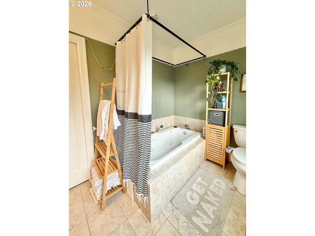 342 W CHAPMAN Ave, Roseburg, OR 97470