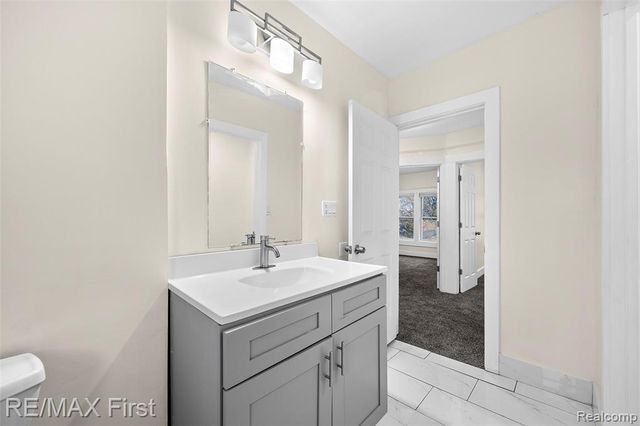 556 Leicester Court, Detroit, MI 48202