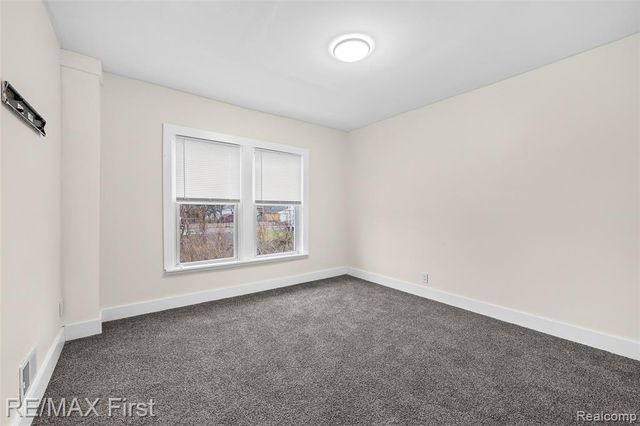 556 Leicester Court, Detroit, MI 48202