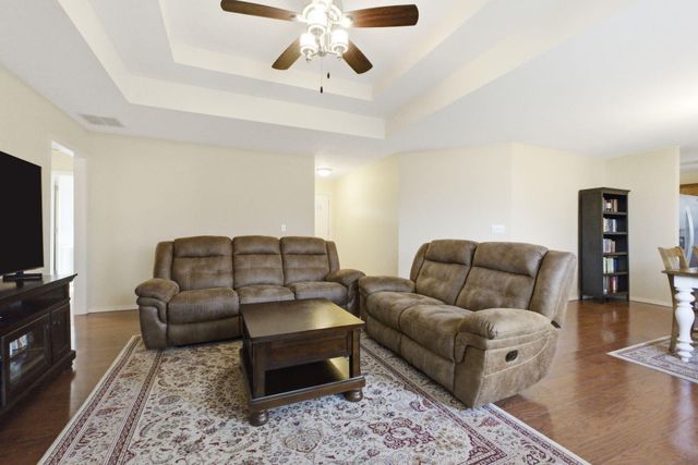 3935 W Wayland Street, Springfield, MO 65807