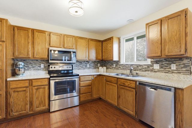 3935 W Wayland Street, Springfield, MO 65807