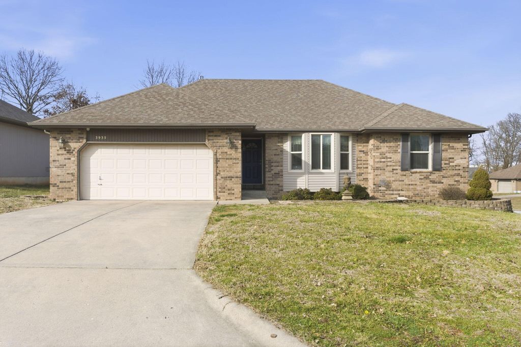 3935 W Wayland Street, Springfield, MO 65807