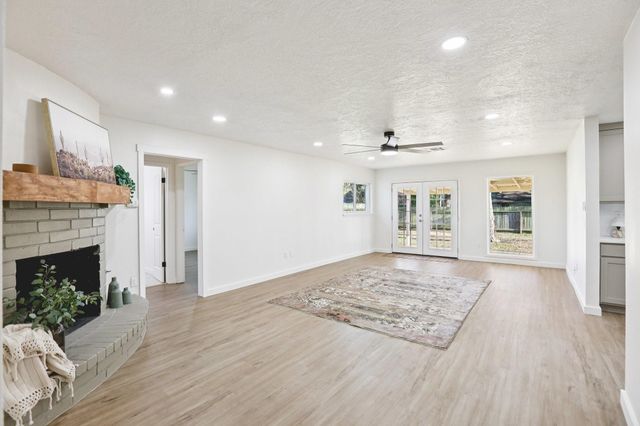 950 Buoy Road, Houston, TX 77062