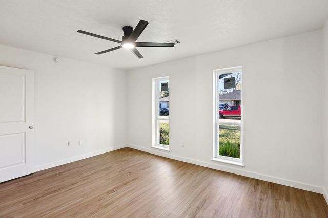 950 Buoy Road, Houston, TX 77062