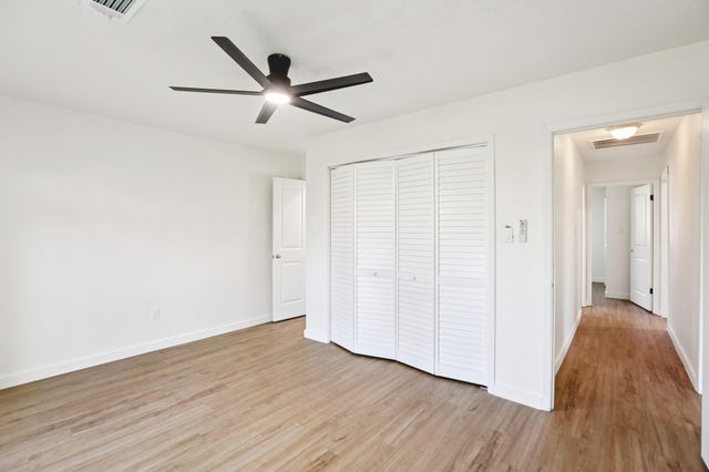 950 Buoy Road, Houston, TX 77062