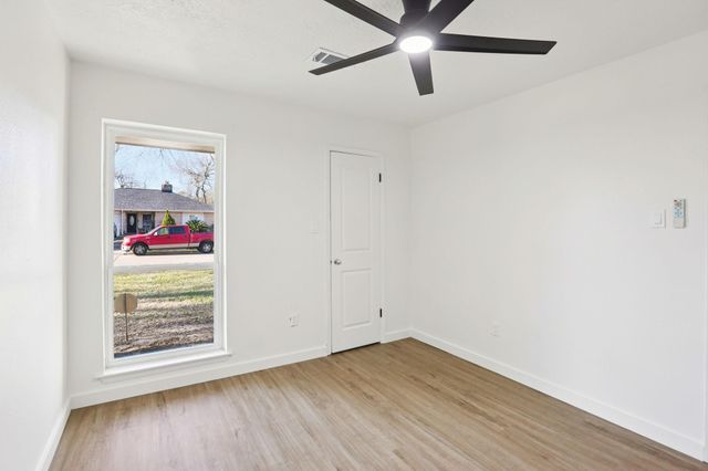 950 Buoy Road, Houston, TX 77062