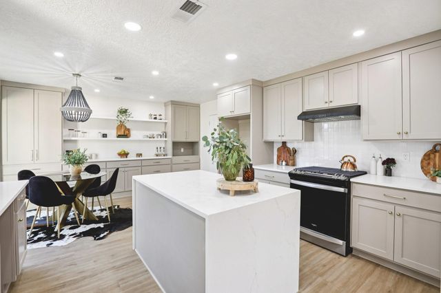 950 Buoy Road, Houston, TX 77062