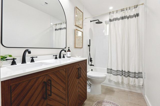 950 Buoy Road, Houston, TX 77062