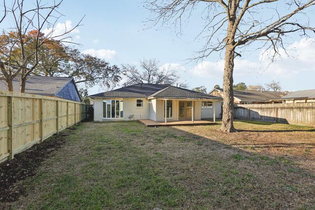 950 Buoy Road, Houston, TX 77062