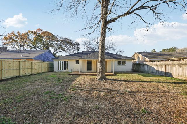 950 Buoy Road, Houston, TX 77062