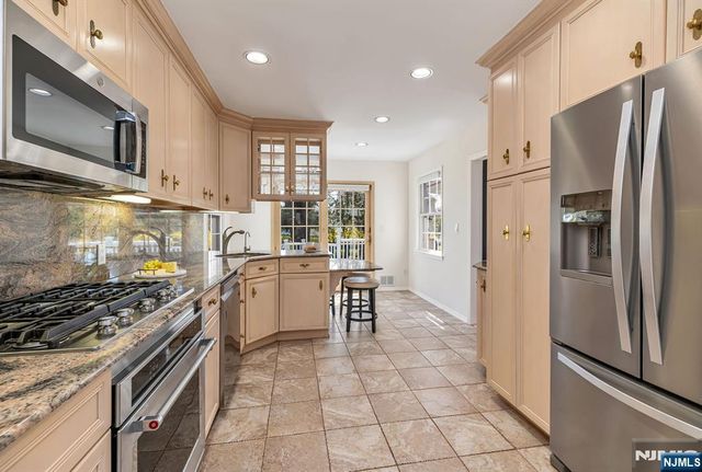 145 Merritt Drive, Oradell, NJ 07649