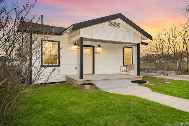 1527 W FRENCH PLACE, San Antonio, TX 78201