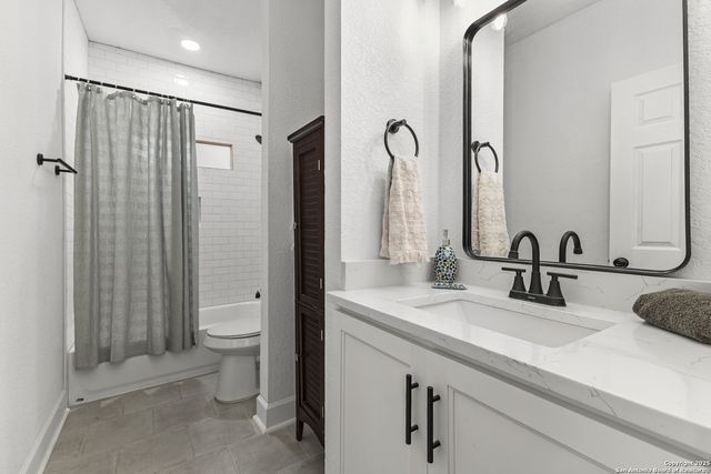 1527 W FRENCH PLACE, San Antonio, TX 78201