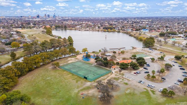 1527 W FRENCH PLACE, San Antonio, TX 78201