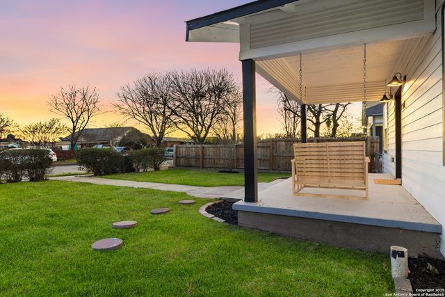 1527 W FRENCH PLACE, San Antonio, TX 78201