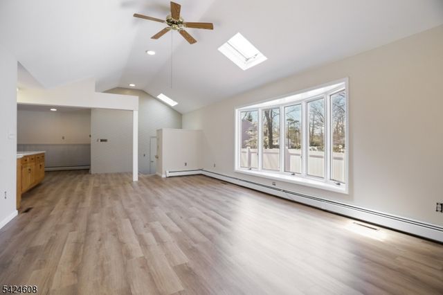 44 Colonia Pl, Woodbridge Twp., NJ 07067