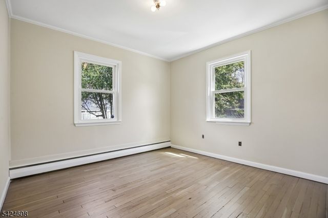 44 Colonia Pl, Woodbridge Twp., NJ 07067