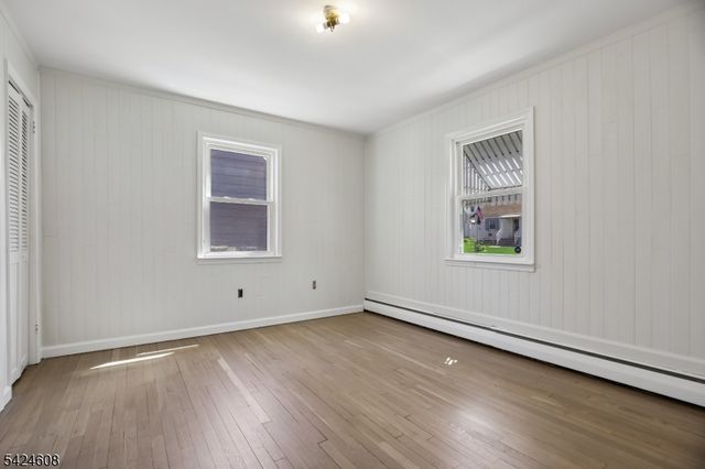 44 Colonia Pl, Woodbridge Twp., NJ 07067