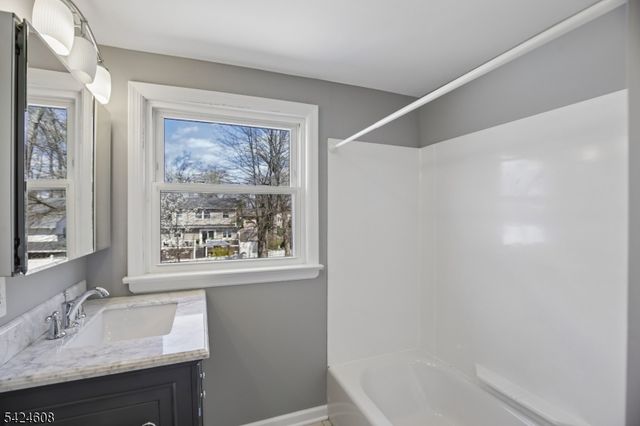 44 Colonia Pl, Woodbridge Twp., NJ 07067