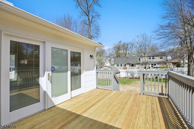 44 Colonia Pl, Woodbridge Twp., NJ 07067