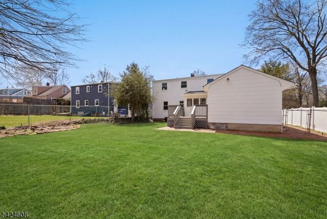 44 Colonia Pl, Woodbridge Twp., NJ 07067