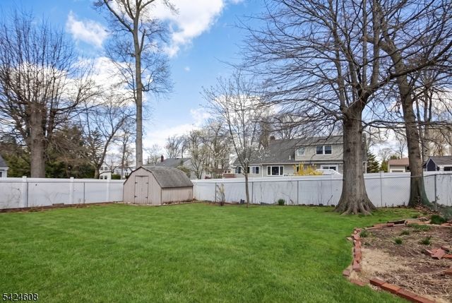 44 Colonia Pl, Woodbridge Twp., NJ 07067