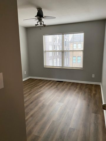 50 W Russell Street, Columbus, OH 43215