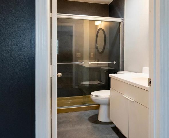 50 W Russell Street, Columbus, OH 43215