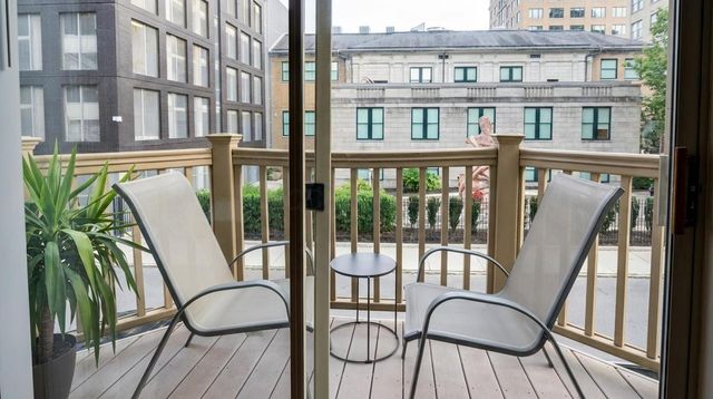 50 W Russell Street, Columbus, OH 43215