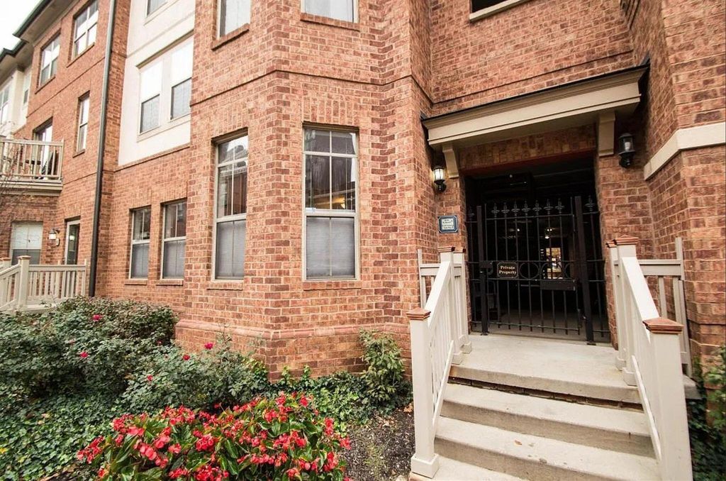 50 W Russell Street, Columbus, OH 43215