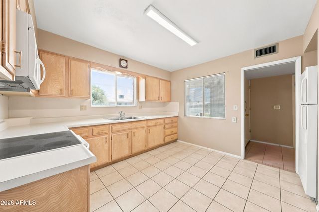 10420 W CORTE DEL SOL OESTE --, Sun City, AZ 85351