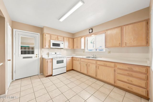 10420 W CORTE DEL SOL OESTE --, Sun City, AZ 85351