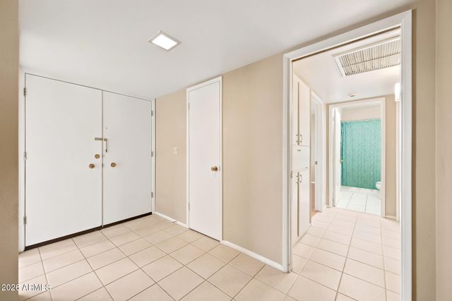 10420 W CORTE DEL SOL OESTE --, Sun City, AZ 85351