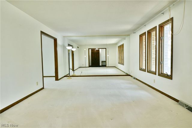 6632 Harrington Avenue, Youngstown, OH 44512