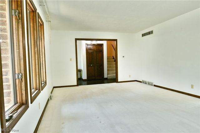 6632 Harrington Avenue, Youngstown, OH 44512