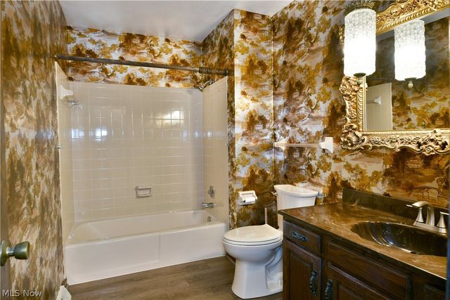 6632 Harrington Avenue, Youngstown, OH 44512