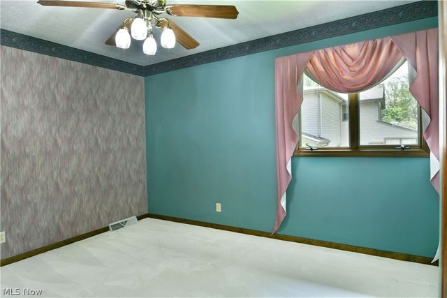 6632 Harrington Avenue, Youngstown, OH 44512