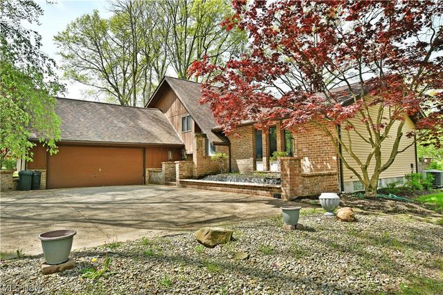 6632 Harrington Avenue, Youngstown, OH 44512