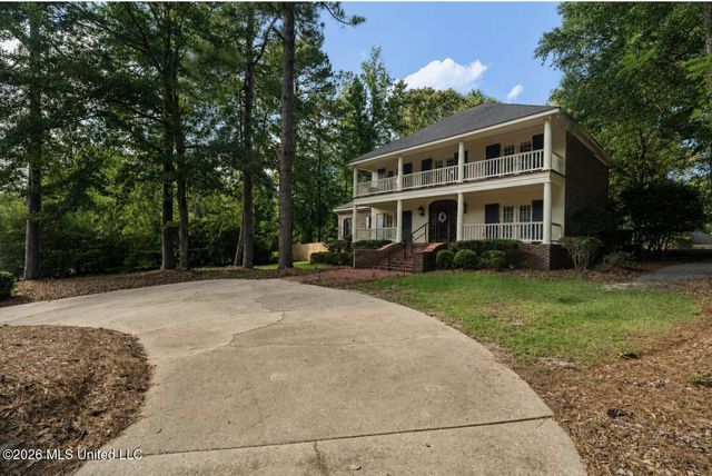 16 Dunleith Court, Hattiesburg, MS 39402