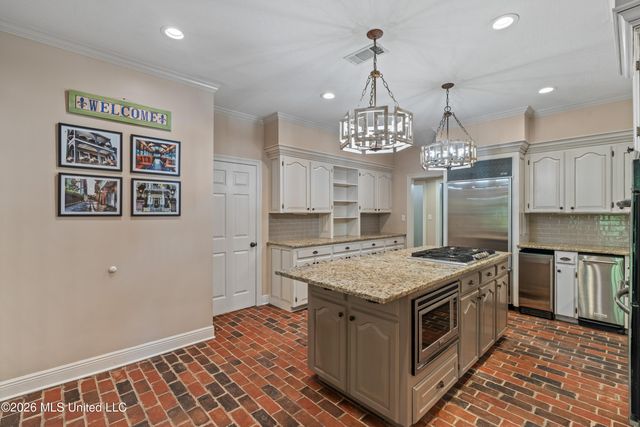 16 Dunleith Court, Hattiesburg, MS 39402