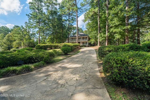 16 Dunleith Court, Hattiesburg, MS 39402